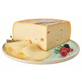 Magyar trapista Sajt zsíros, félkemény, laktózmentes felezett trappista sajt 700 g / Trapista Delad fet ungersk ost,laktosfri, 700g